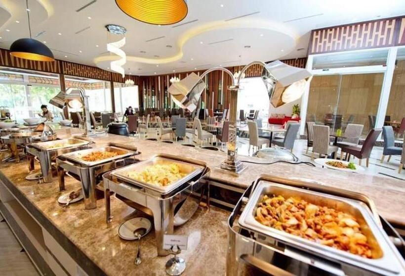 هتل Pinehurst Golf Club And