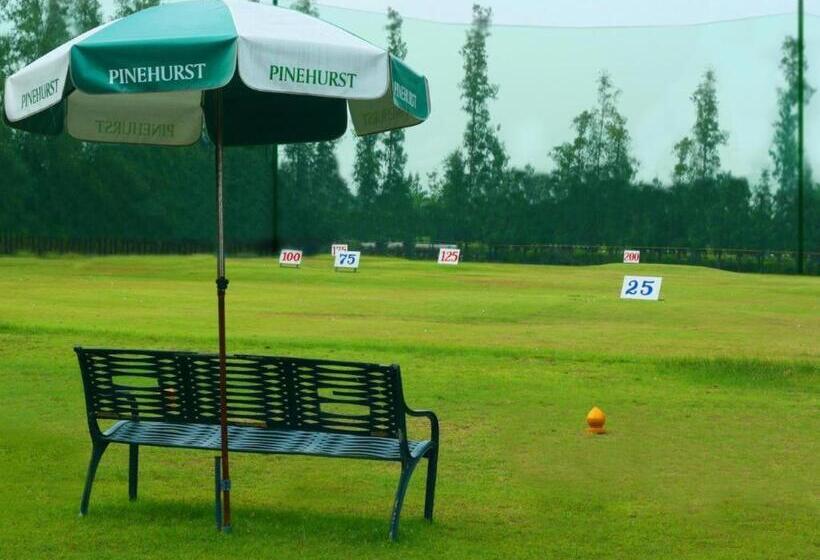 هتل Pinehurst Golf Club And