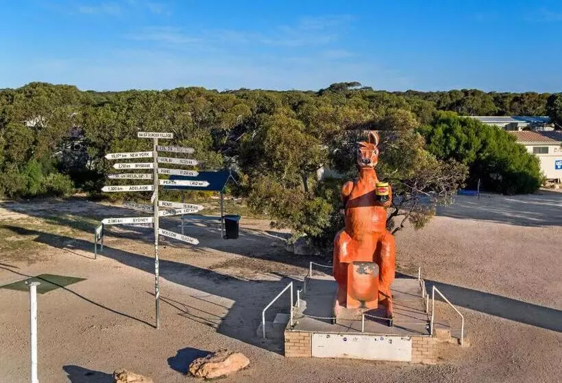 Motelli Border Village Roadhouse