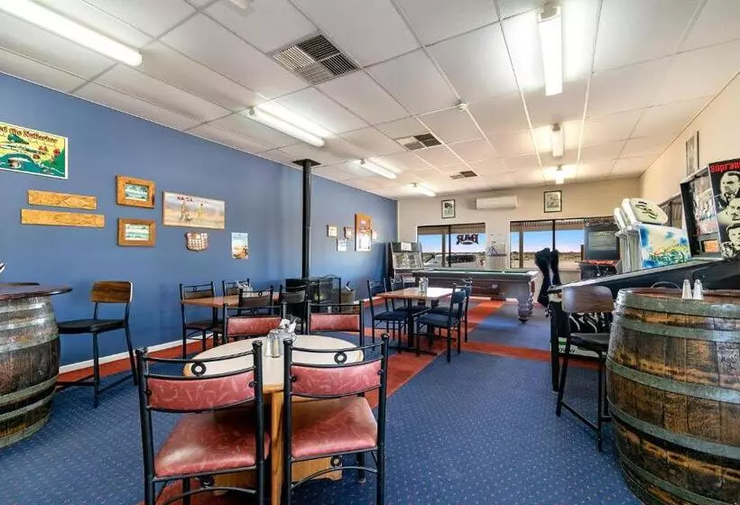 Motelli Border Village Roadhouse