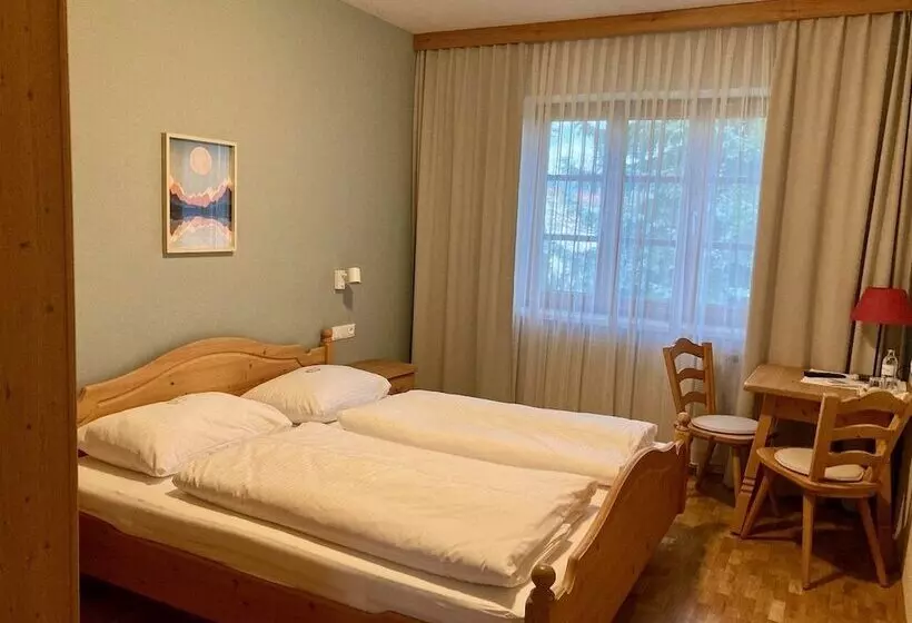 Zöchbauer Gästehaus   Hotel Garni