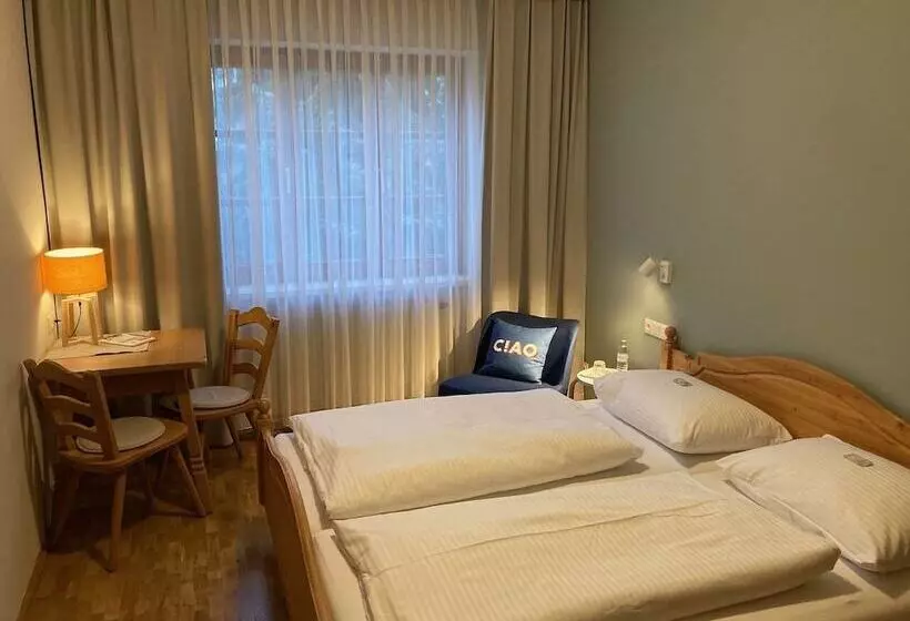 Zöchbauer Gästehaus   Hotel Garni