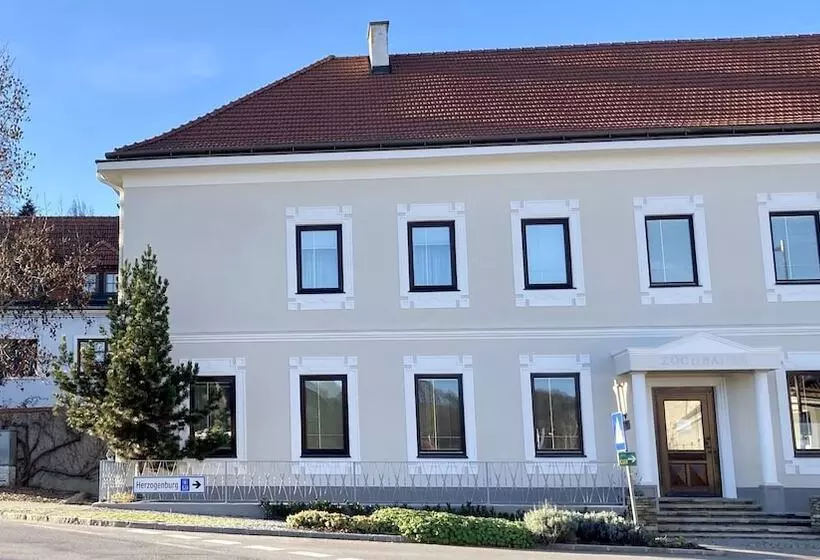 Zöchbauer Gästehaus   Hotel Garni