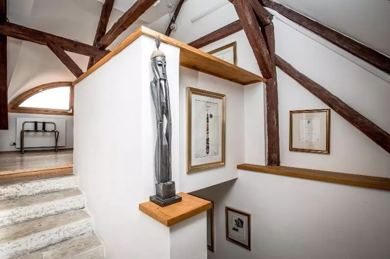 Aamiaismajoitus (B&B) Dvur Hoffmeister