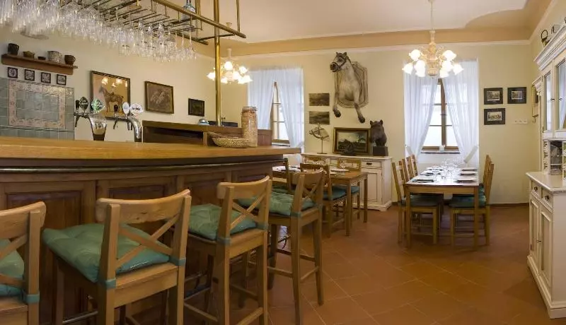 Aamiaismajoitus (B&B) Dvur Hoffmeister