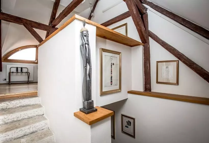 Aamiaismajoitus (B&B) Dvur Hoffmeister