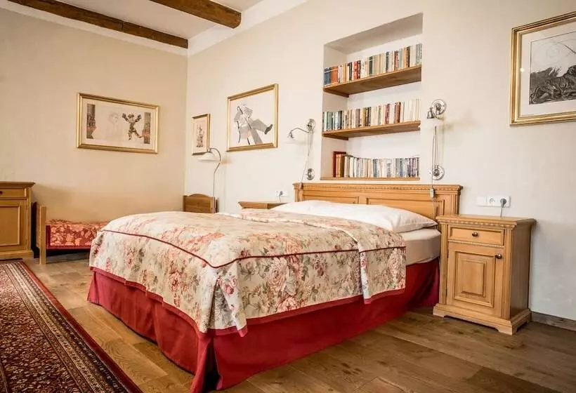 Aamiaismajoitus (B&B) Dvur Hoffmeister