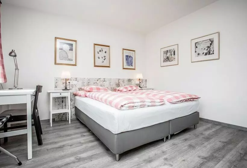 Aamiaismajoitus (B&B) Dvur Hoffmeister