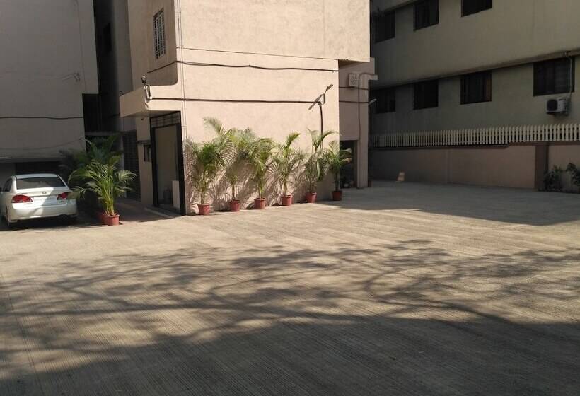 فندق Everest Inn