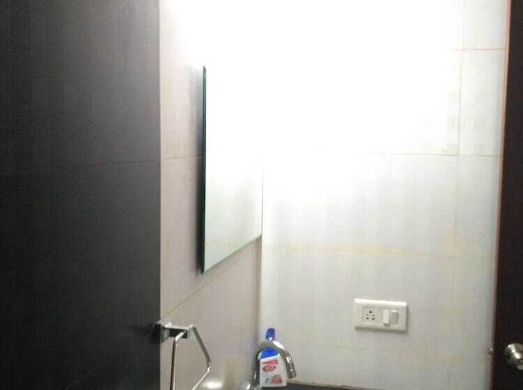 فندق Everest Inn