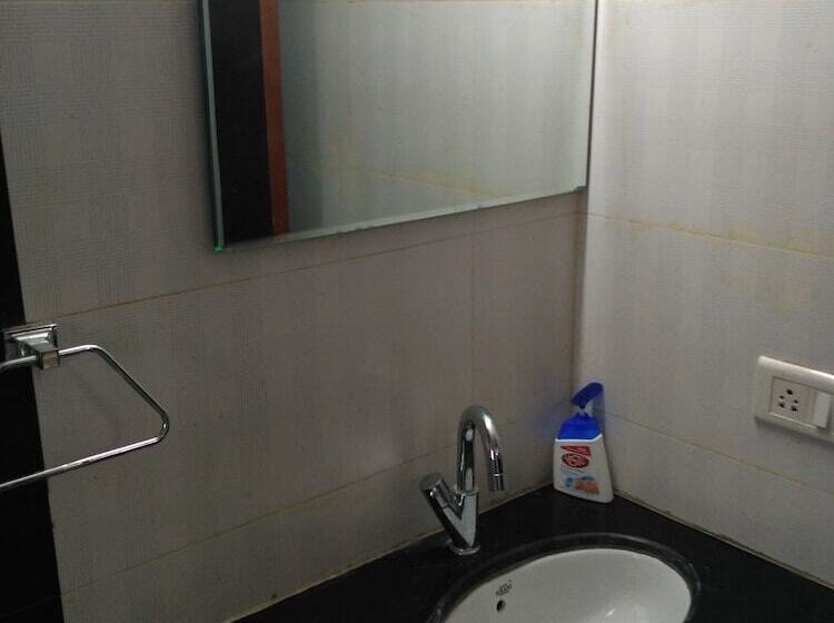 فندق Everest Inn