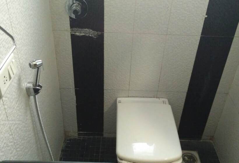 فندق Everest Inn