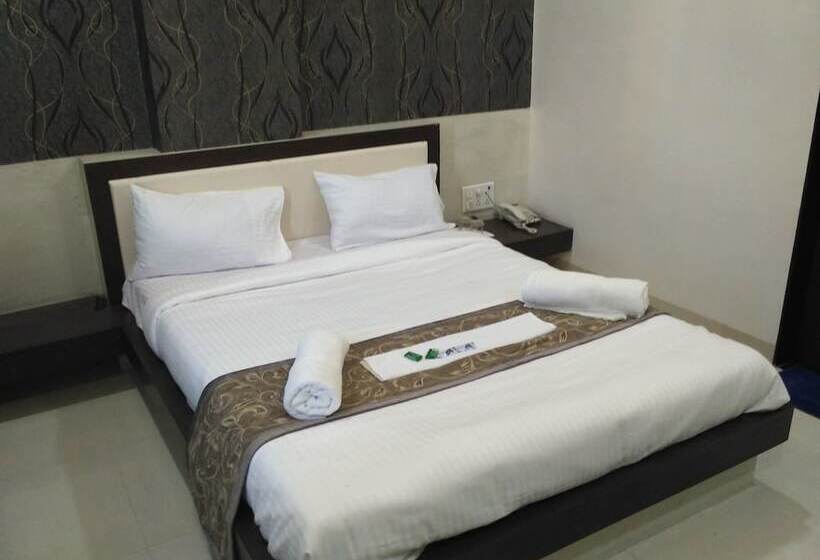 فندق Everest Inn