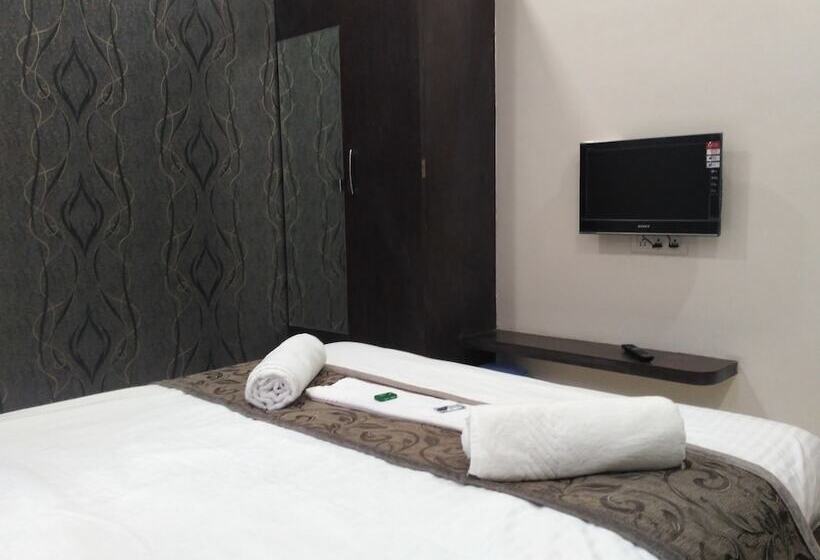 فندق Everest Inn