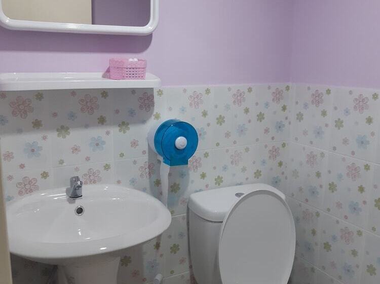 בית מלון כפרי Makwan Resort Rayong