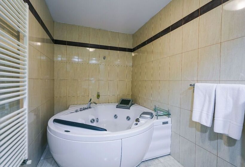 בית מלון כפרי & Restaurant Sofia