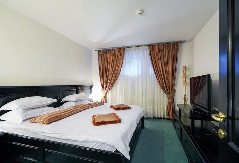 בית מלון כפרי & Restaurant Sofia