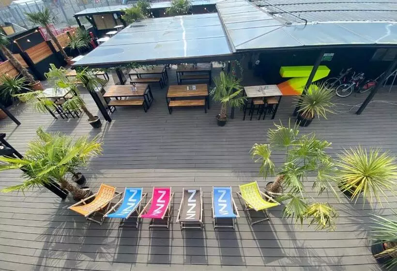 ホテル Snoozebox Olympic Park