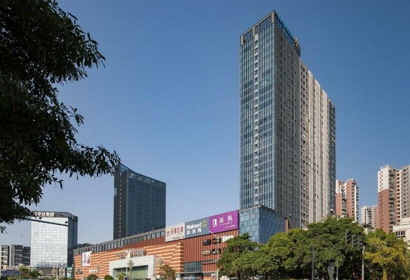 Lavande Hotel Heyuan Wanlong City