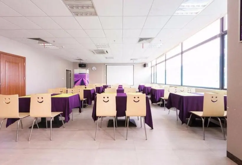 Lavande Hotel Heyuan Wanlong City