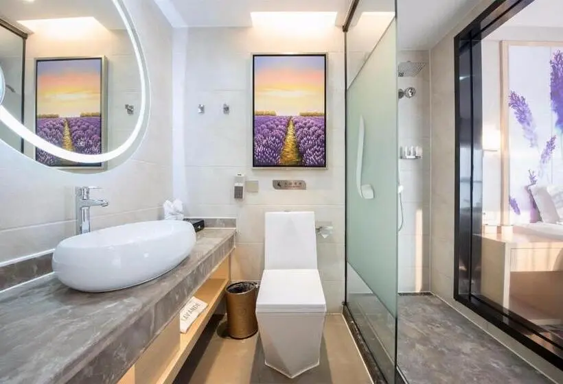 Lavande Hotel Heyuan Wanlong City