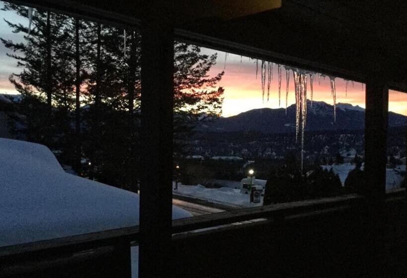 مُتل Celadon Lodge