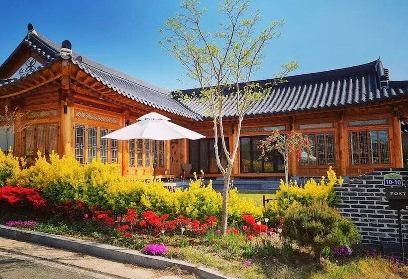 Navillera Hanok Pension