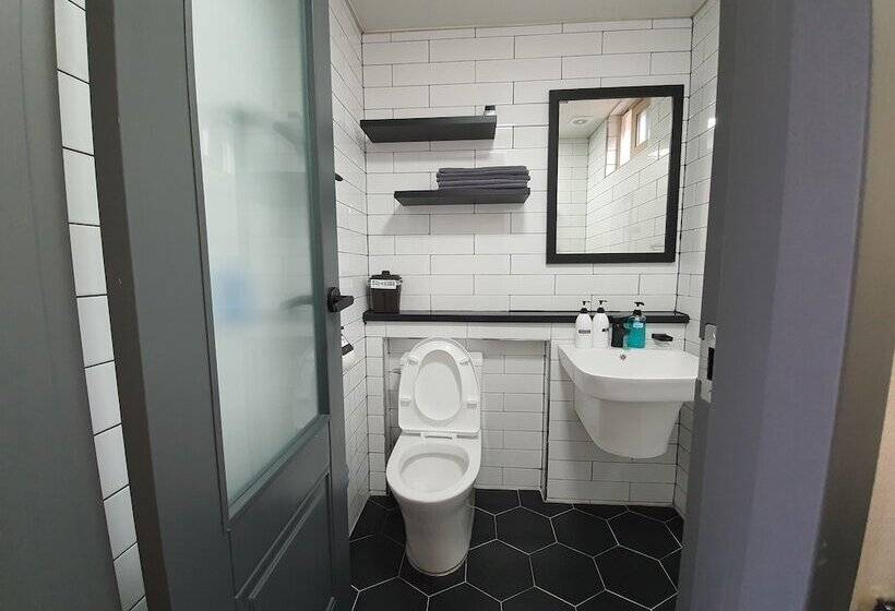 Navillera Hanok Pension