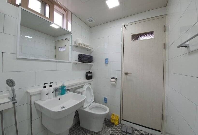 Navillera Hanok Pension