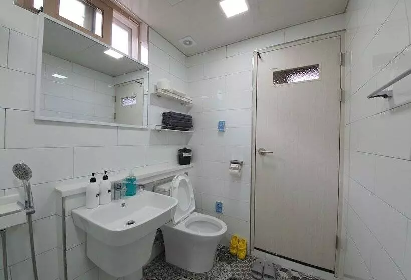 Navillera Hanok Pension