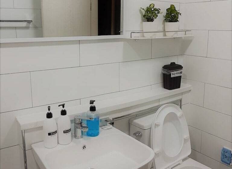 Navillera Hanok Pension