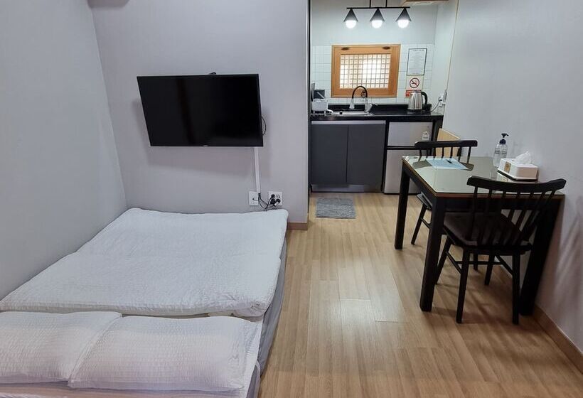 Navillera Hanok Pension