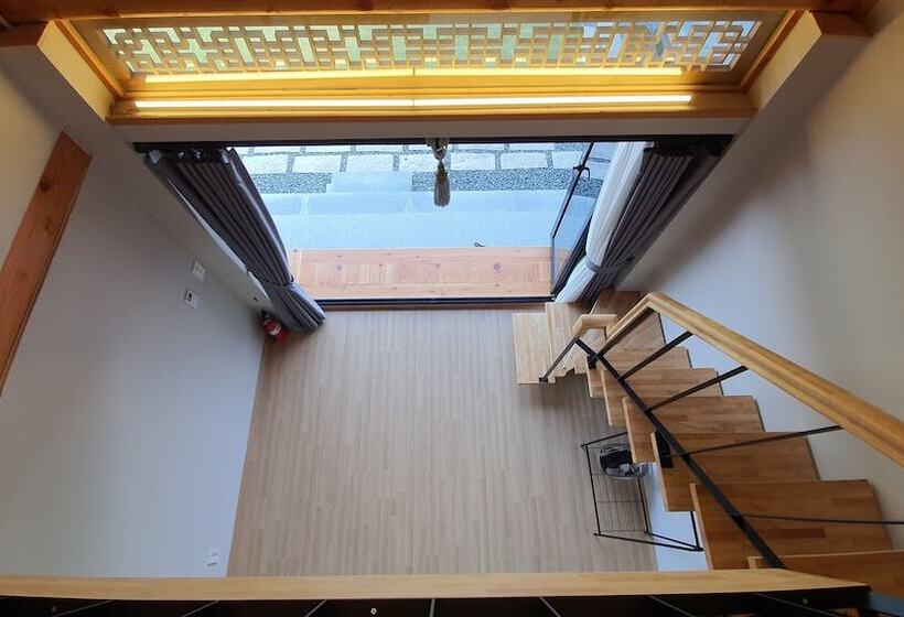 Navillera Hanok Pension