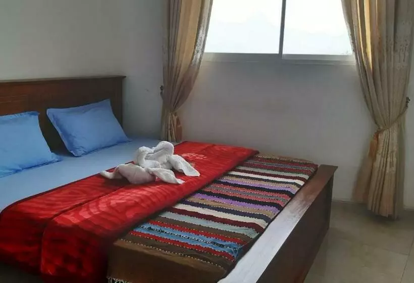 پانسیون Dam House