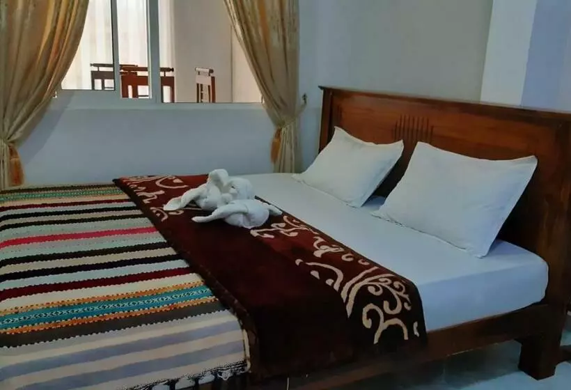 پانسیون Dam House