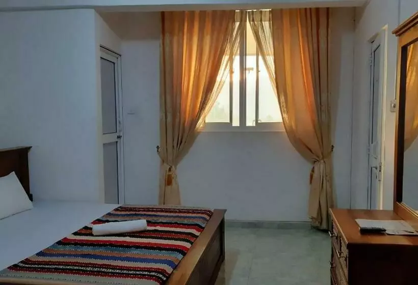 پانسیون Dam House
