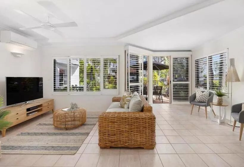 Lomakeskus Como Noosa