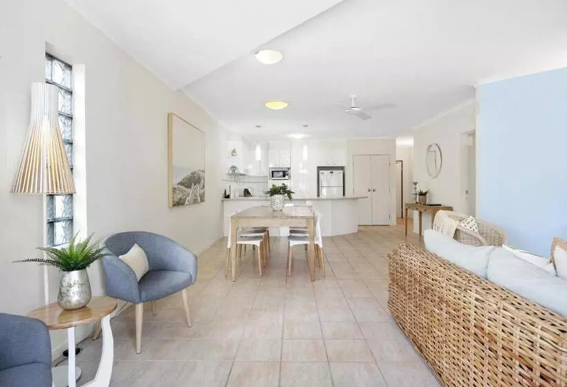 Lomakeskus Como Noosa