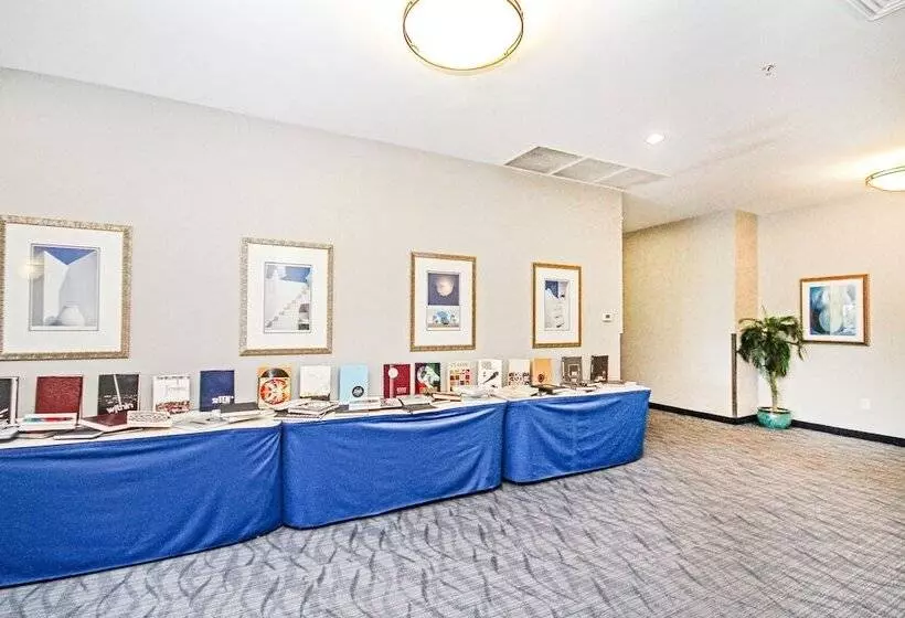 هتل Bay Watch Resort