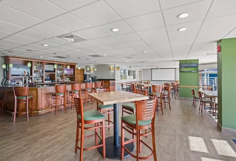 هتل Bay Watch Resort