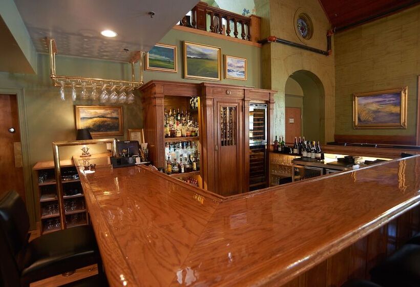 ホテル Belfry Inn And Bistro