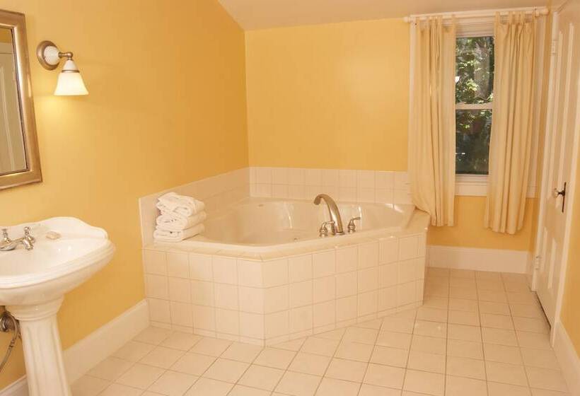 ホテル Belfry Inn And Bistro