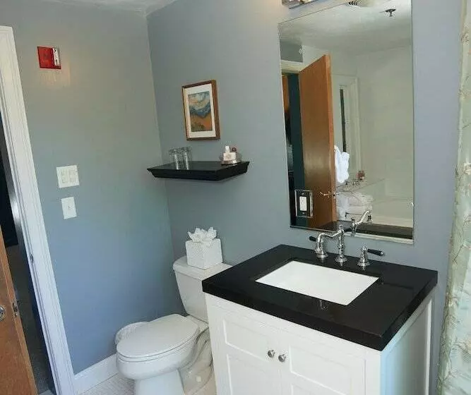 酒店 Belfry Inn And Bistro