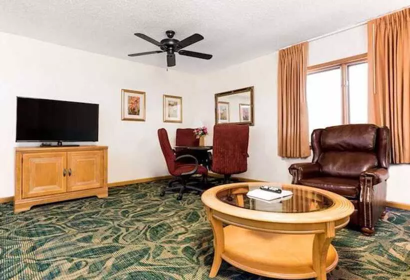 Отель Branson's Best