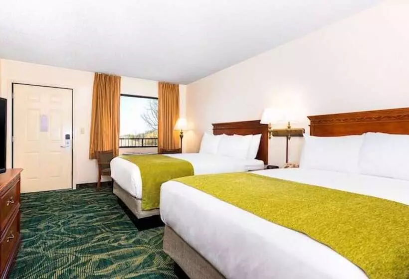 Отель Branson's Best