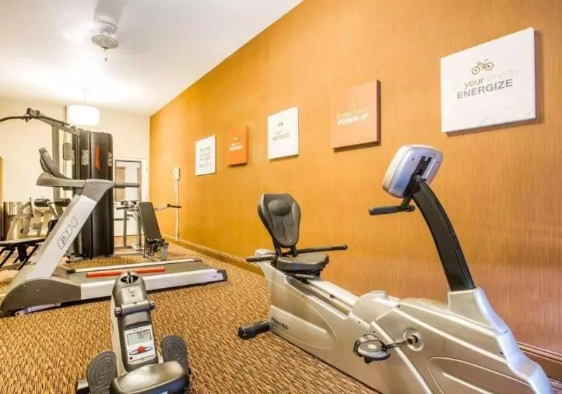 호텔 Comfort Suites