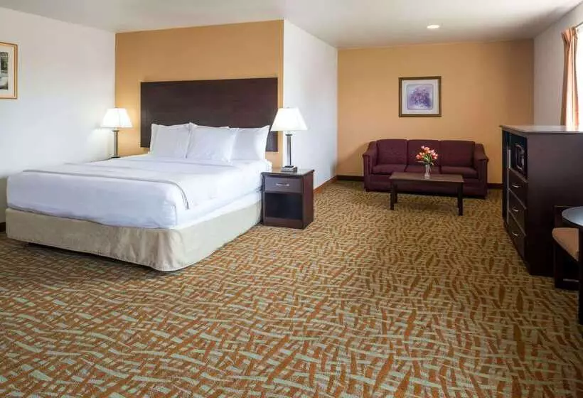 هتل Days Inn & Suites By Wyndham Spokane Airport Airway Heights