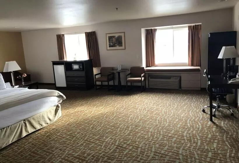 هتل Days Inn & Suites By Wyndham Spokane Airport Airway Heights