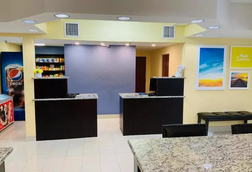 Otel Days Inn & Suites By Wyndham Tampa / Raymond James Stadium