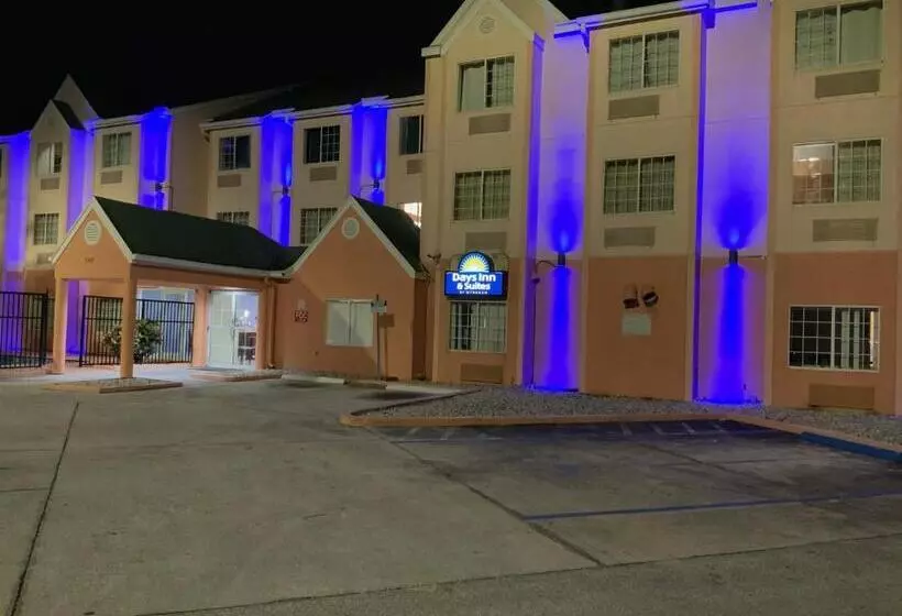 Otel Days Inn & Suites By Wyndham Tampa / Raymond James Stadium